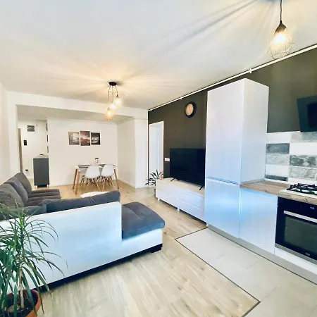 Апартаменти Apartament Roman *